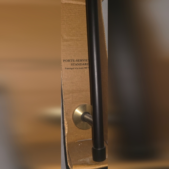 NWT black and gold towel rack. 24 inches long. - Picture 5 of 7